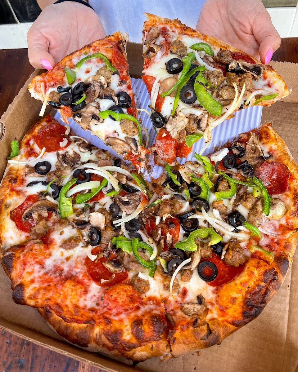 Ameci Pizza Kitchen - Burbank-7